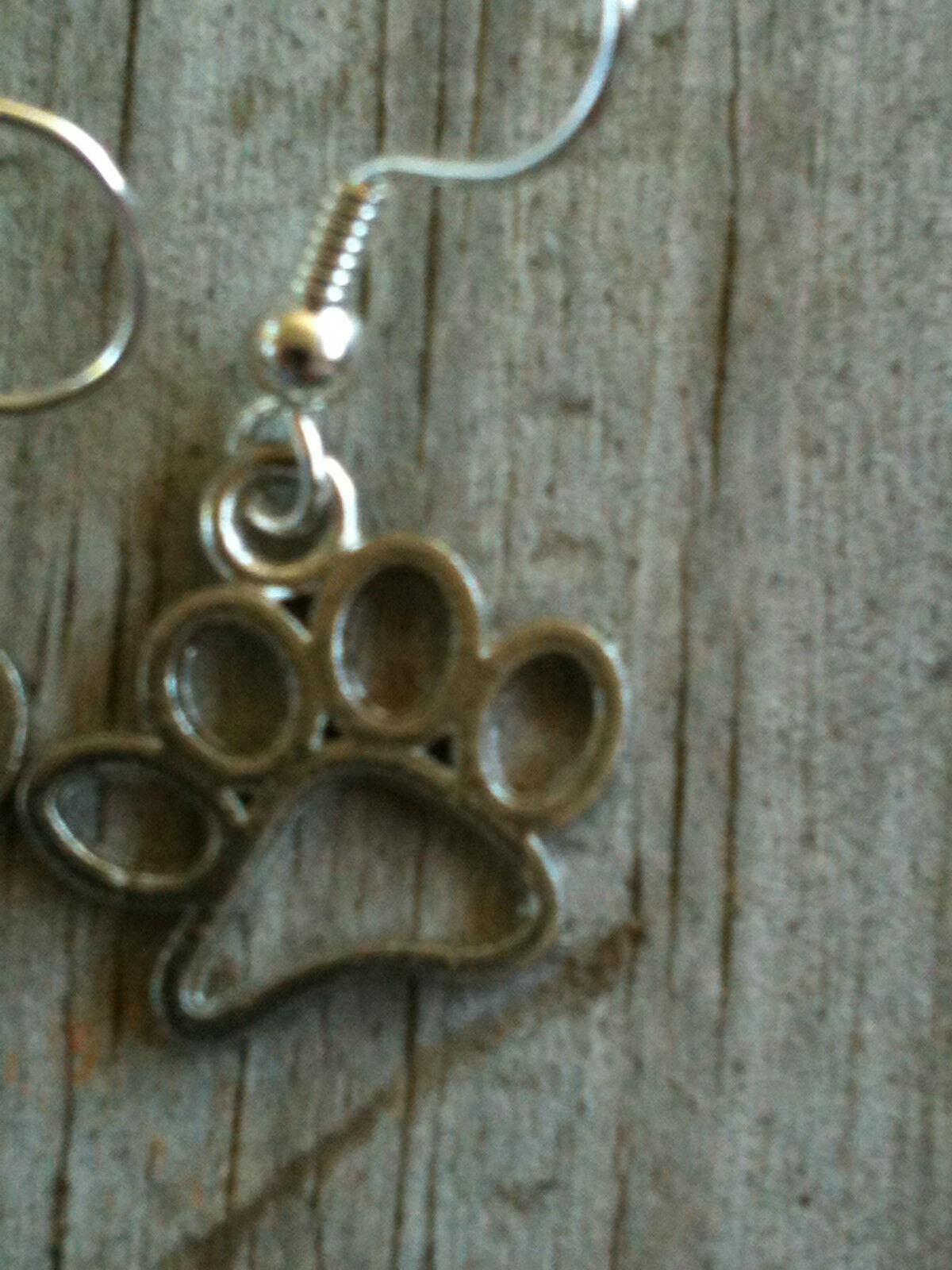 Silver Plated Flat Wire Outline Cat/Dog/Tiger Paw Print Earrings