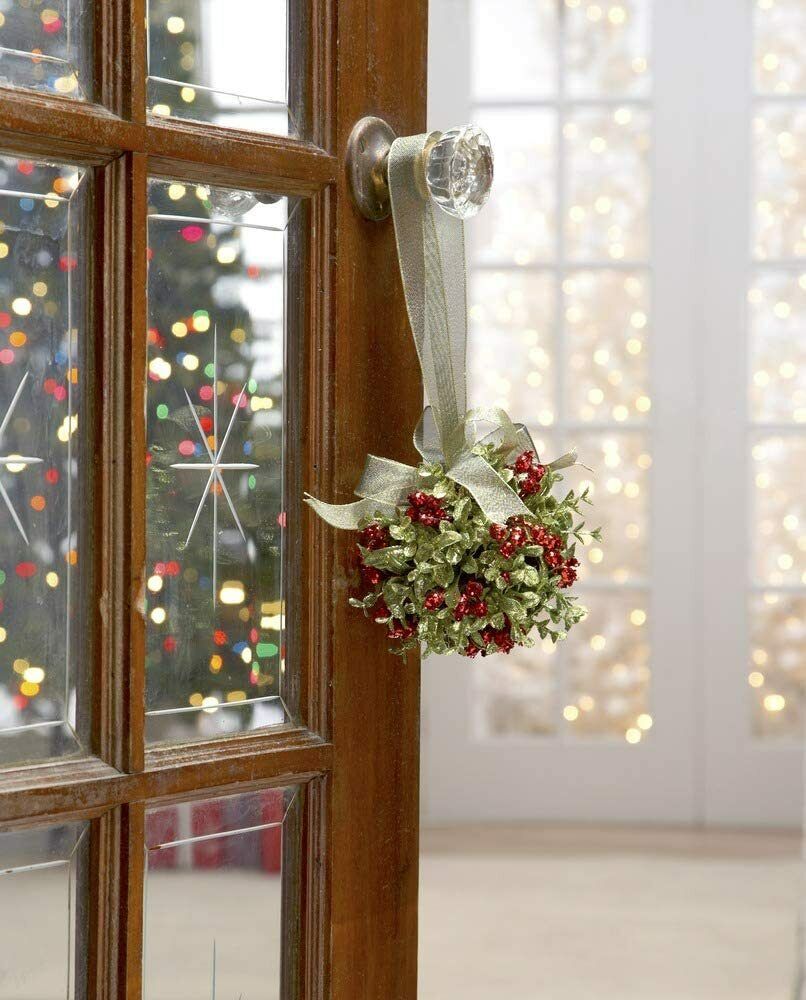 Ganz Kissing Krystals Mistletoe Door Kiss Ball (KK16)