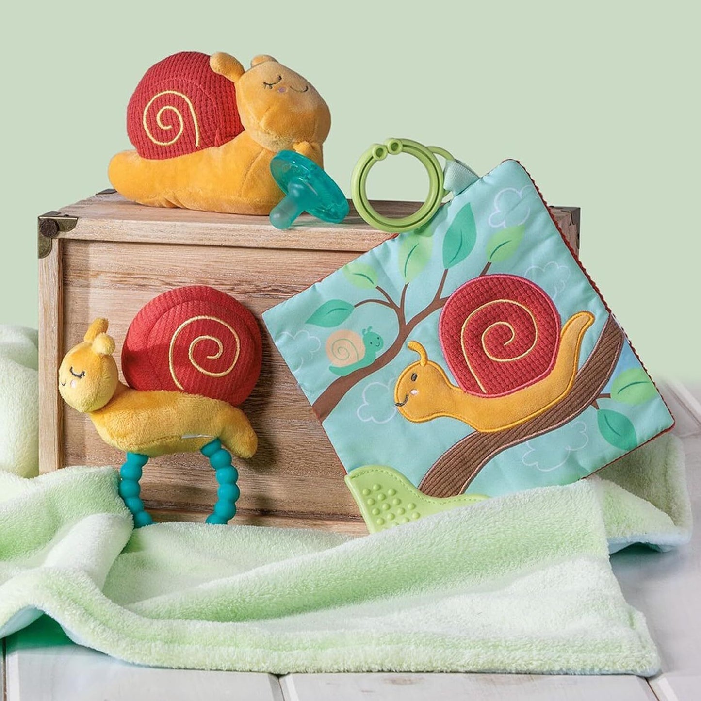 Mary Meyer Fairyland Forest Crinkle Teether Toy, 6 x 6-Inches, Skippy Snail