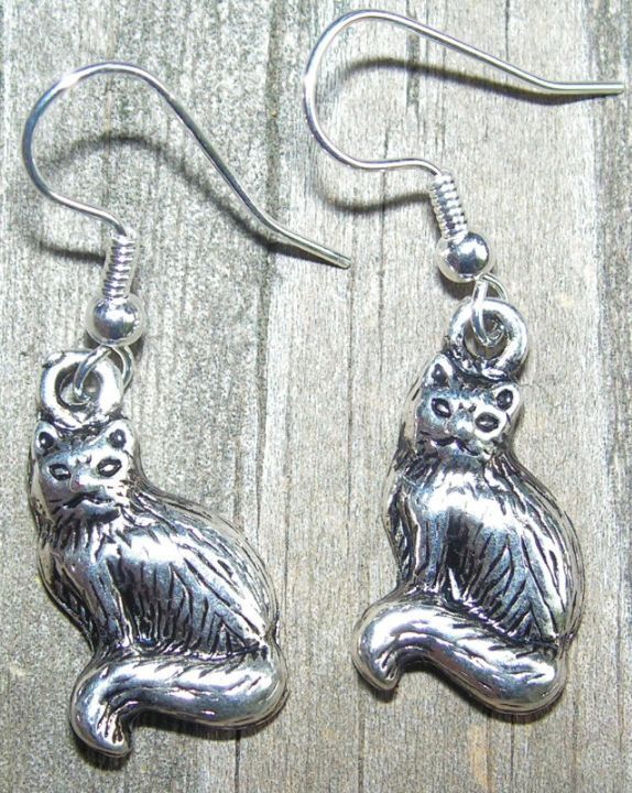 3-D Sitting Cat Earrings